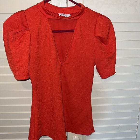 Love J Blouse with unique opening detail at the neck - Picture 3 of 5